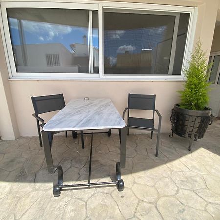 Lmj Apartments Артемида Екстериор снимка