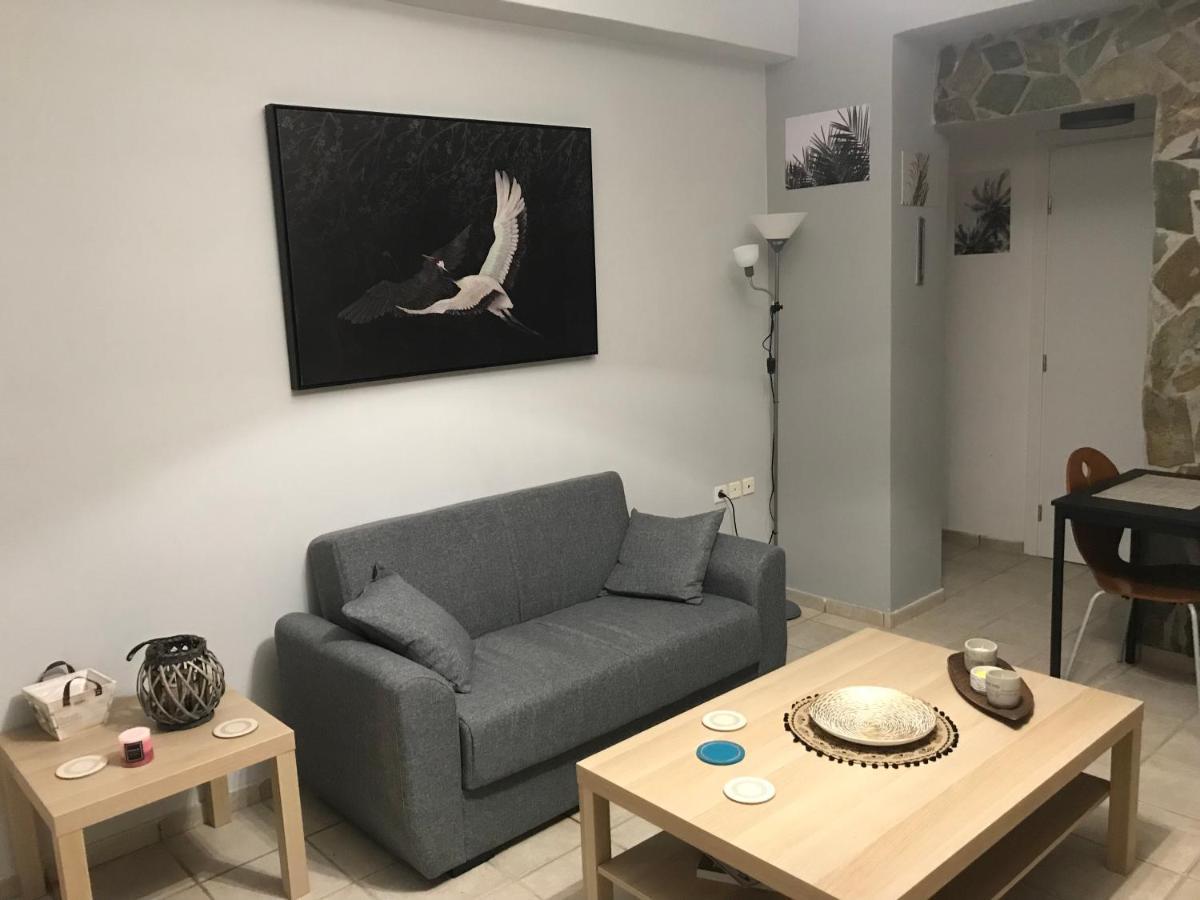 Lmj Apartments Артемида Екстериор снимка
