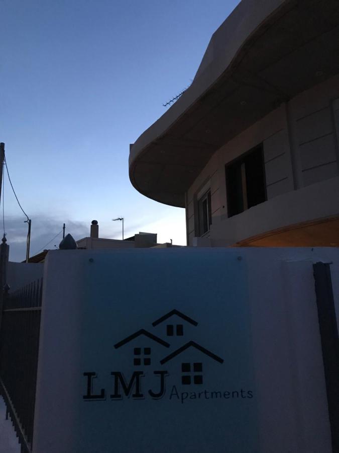 Lmj Apartments Артемида Екстериор снимка