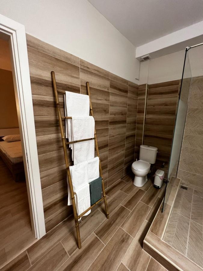 Lmj Apartments Артемида Екстериор снимка