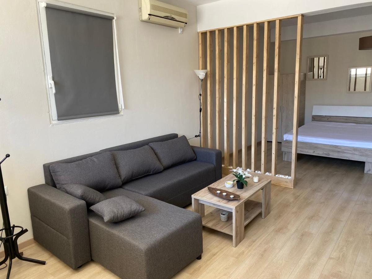 Lmj Apartments Артемида Екстериор снимка