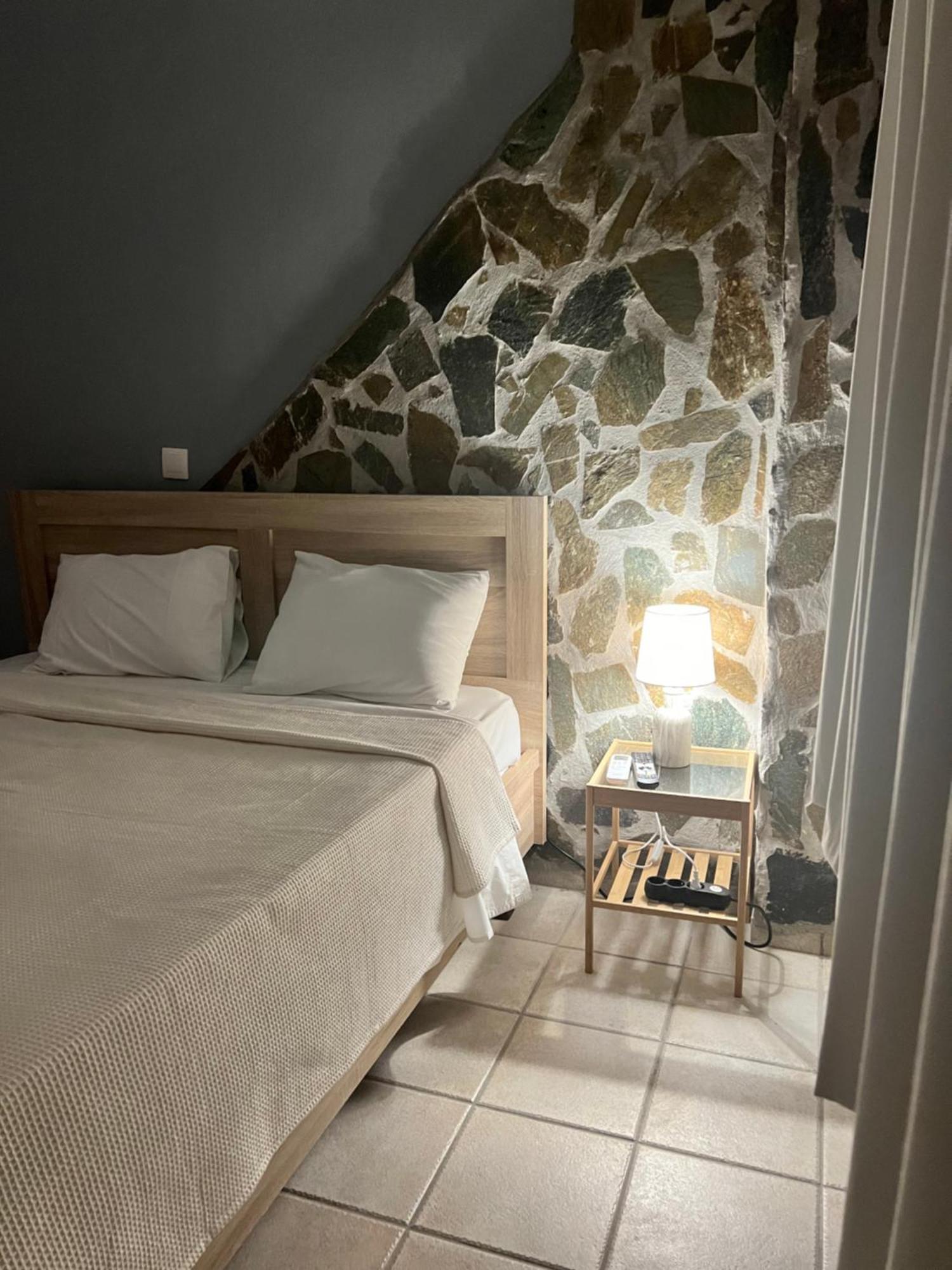 Lmj Apartments Артемида Екстериор снимка